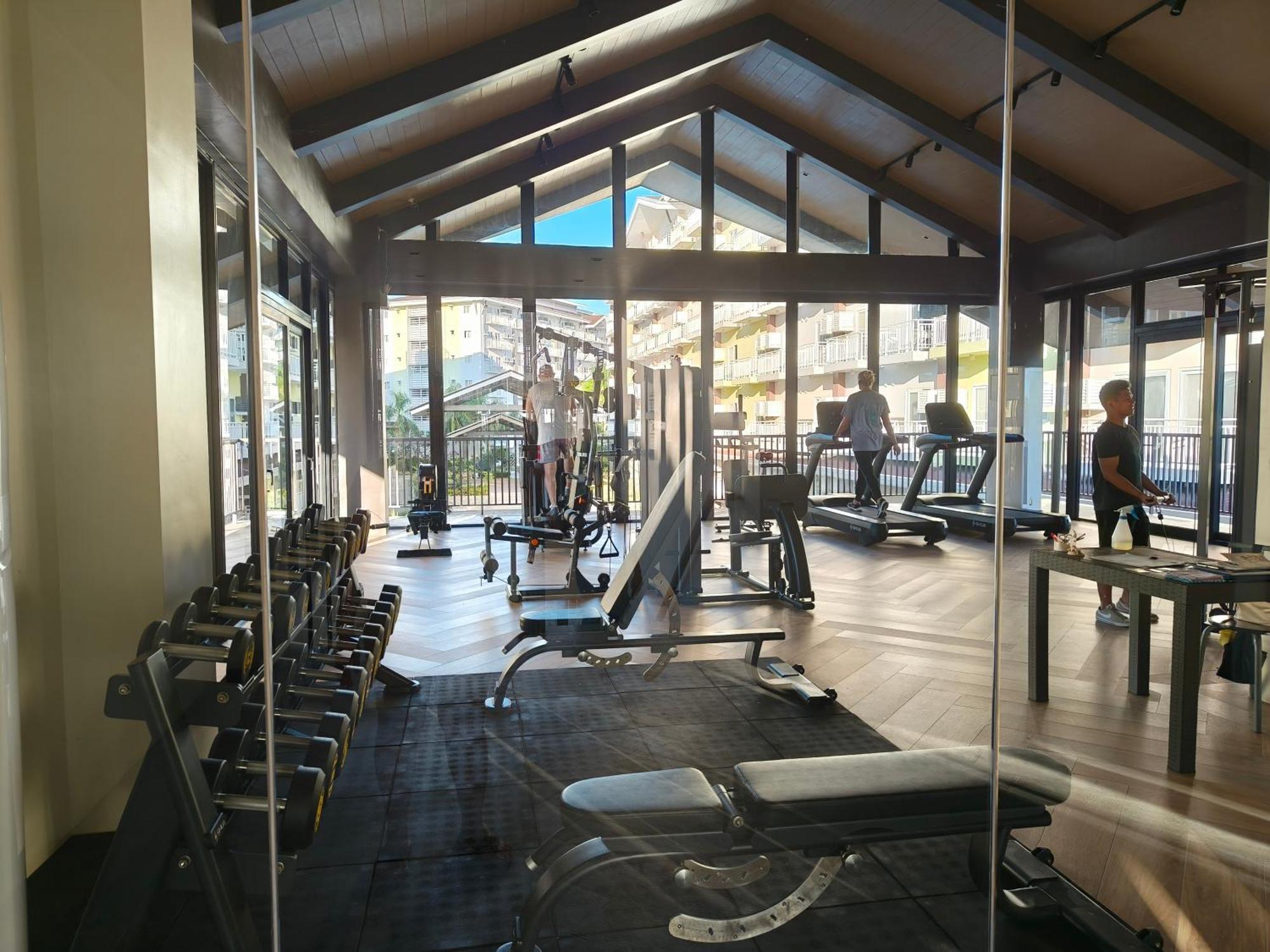 Stay And Fly At Amani Grand Resort Residences Đảo Mactan Ngoại thất bức ảnh